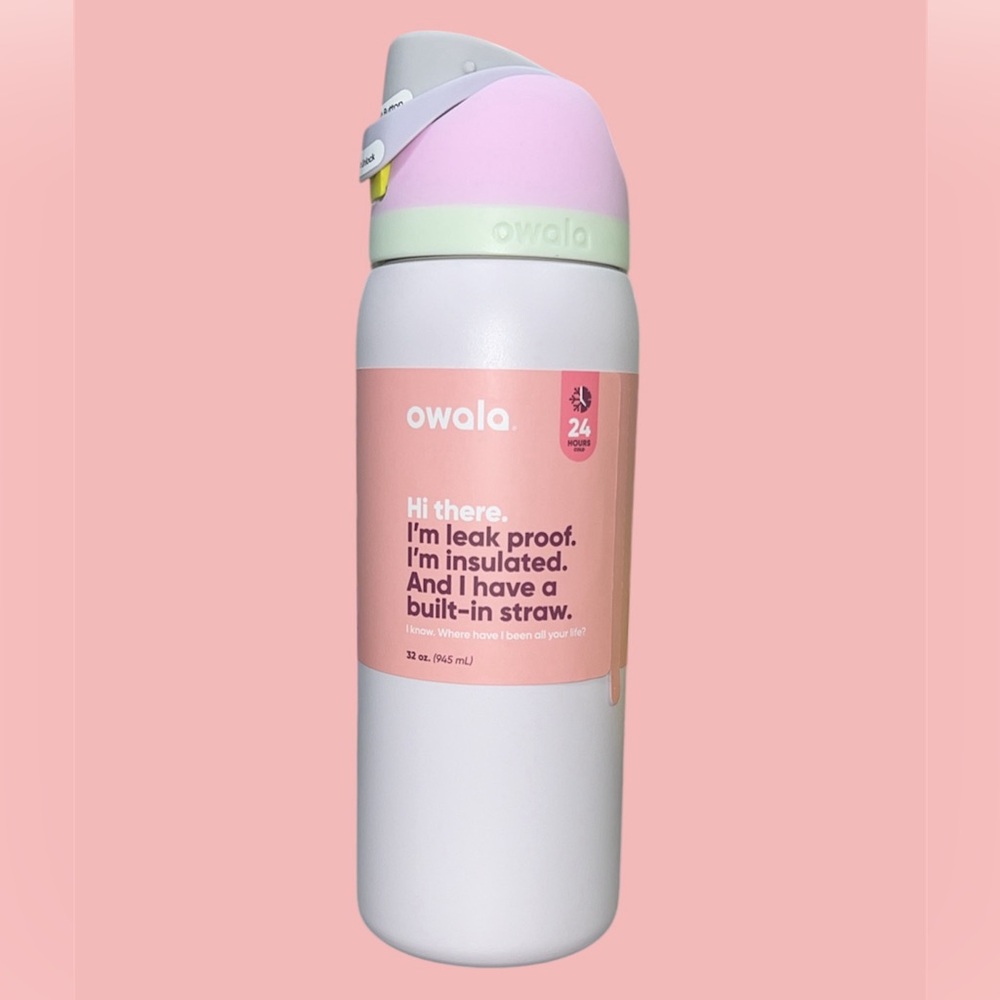NWT. Owala freesip 32oz stainless steel water bottle in Candy Coated 🍬 🍭
